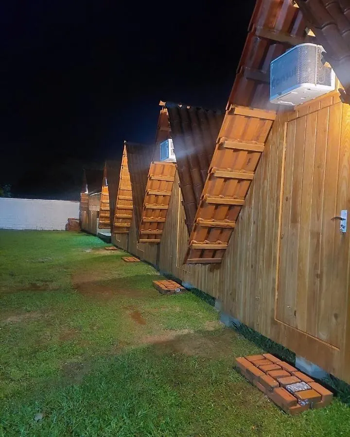 Casa de Férias Cabana Com Ar Condicionado E Area De Cozinha E Banheiro Compartilhado A 10 Minutos Do Parque Beto Carrero Penha  Brasil