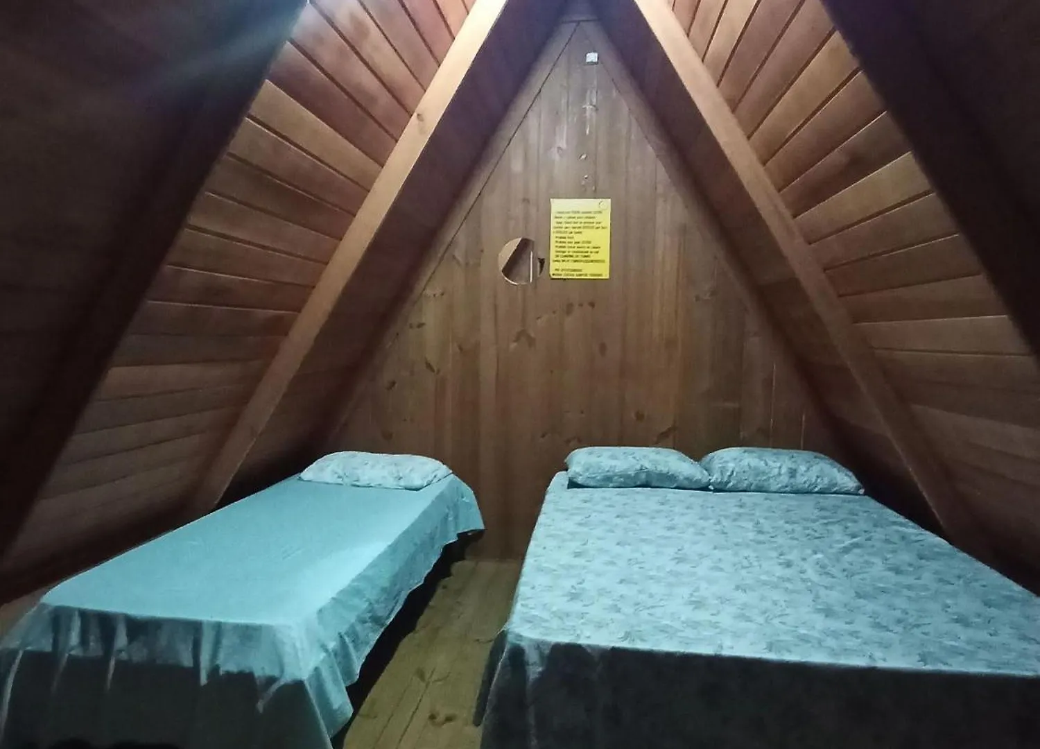 別荘 Cabana Com Ar Condicionado E Area De Cozinha E Banheiro Compartilhado A 10 Minutos Do Parque Beto Carrero ペーニャ